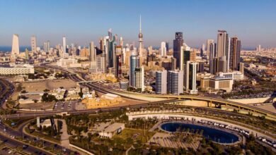 الكويت تطرد إيرانياً إليكم السبب