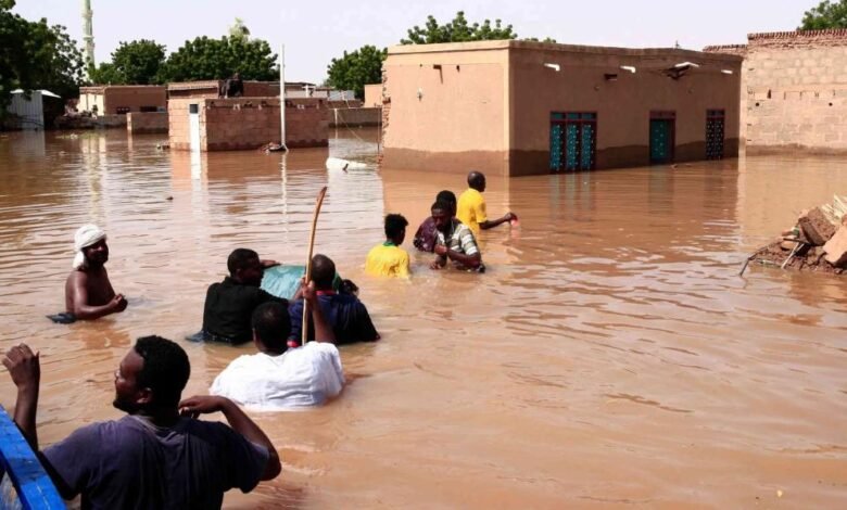 Photo of ارتفاع حصيلة ضحايا الفيضانات بالسودان إلى 105 قتلى