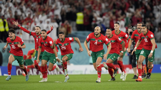 Photo of المغرب يكرر إنجازا ثلاثيا إفريقيّا بالمونديال ويحقق حلما عربيا تاريخيا طال انتظاره