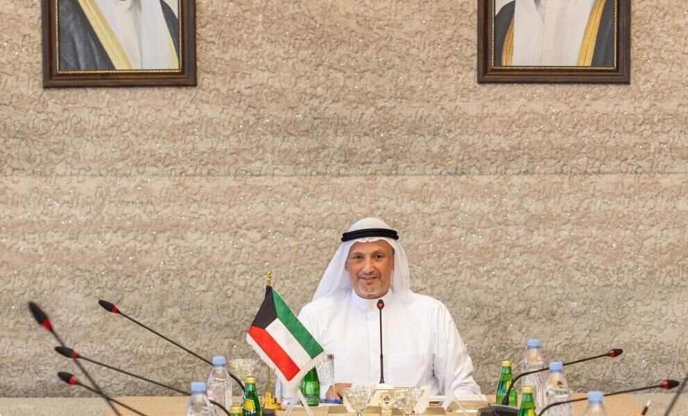 صحيفة قبول استقالة 3 من مساعدي وزير خارجية الكويت