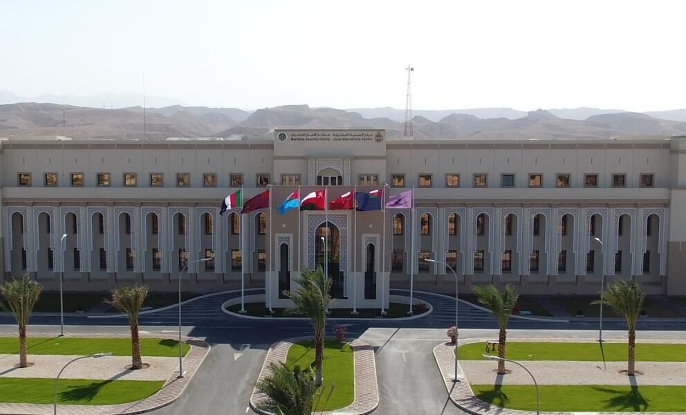 وفد عسكري هندي يزور مركز الأمن البحري العماني