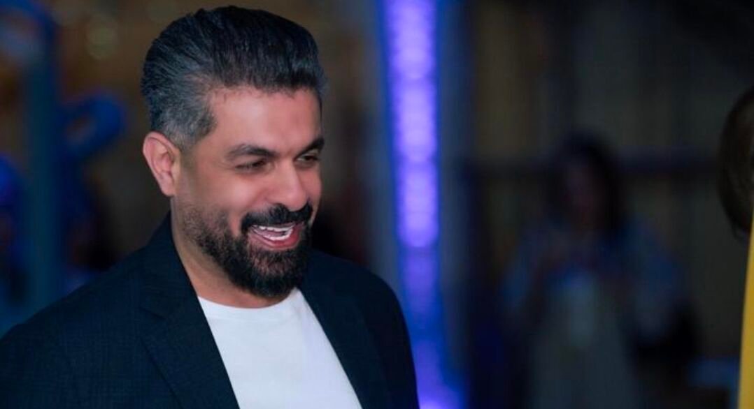 الخبير العالمي أحمد سليمان يرسّخ اسمه كأحد أبرز خبراء الشعر على مستوى العالم