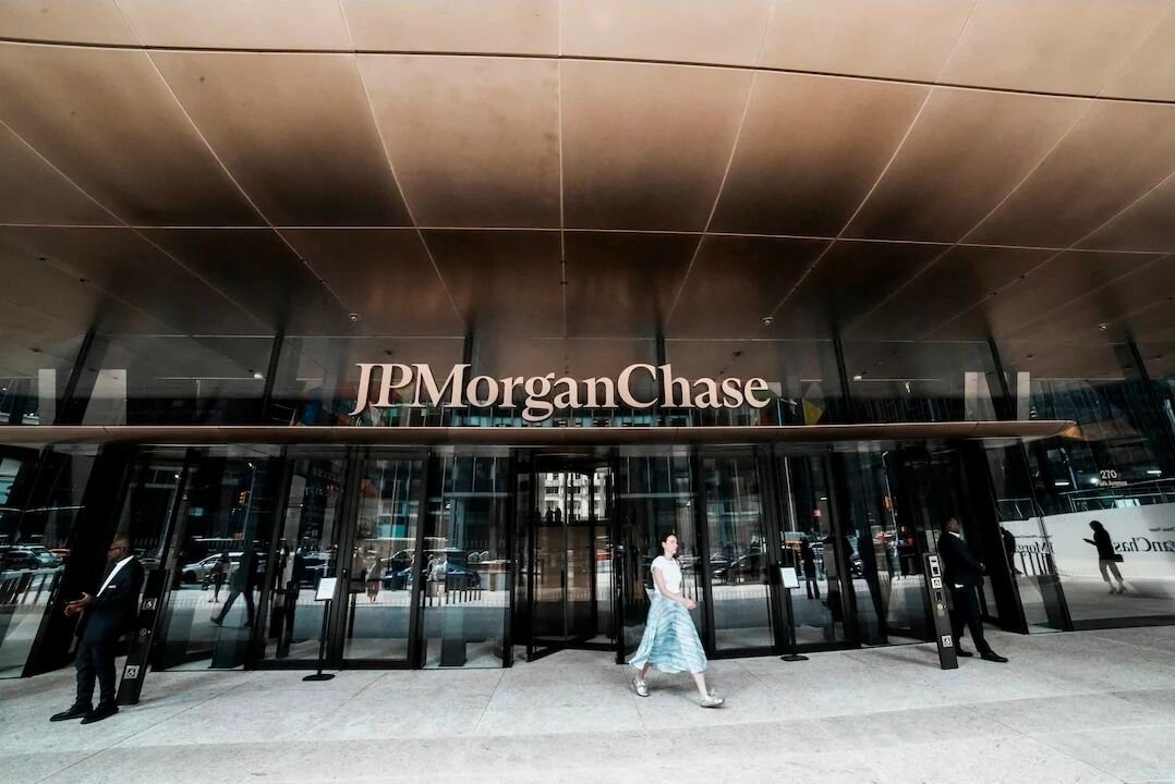 JPMorgan يخطف مصرفياً بارزاً من Bank of America لقيادة صفقات التكنولوجيا - صورة مميزة صورة مميزة: JPMorgan يخطف مصرفياً بارزاً من Bank of America لقيادة صفقات التكنولوجيا