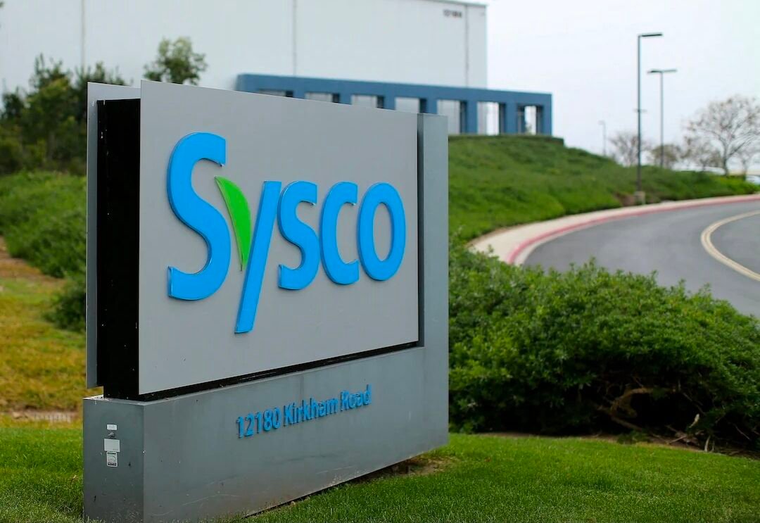 صندوق D.E. Shaw يستثمر أكثر من مليار دولار في Sysco.. والذكاء الاصطناعي في قلب خطة التغيير - صورة مميزة صورة مميزة: صندوق D.E. Shaw يستثمر أكثر من مليار دولار في Sysco.. والذكاء الاصطناعي في قلب خطة التغيير