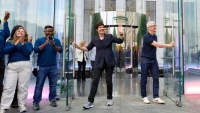 إليكم المبلغ الذي حققه تيم كوك وغيره من المسؤولين التنفيذيين في شركة Apple العام الماضي