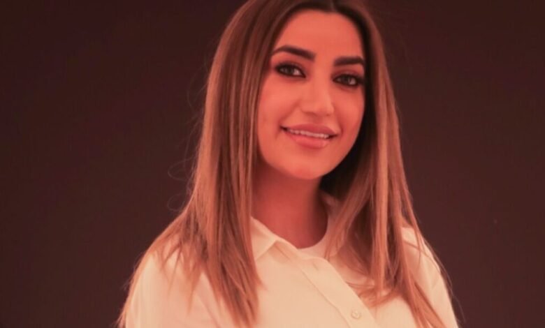 عبر جلسات وايت لمى شريف تطلق أغنية بس