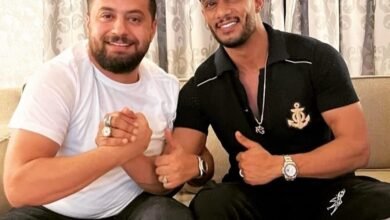 محمد رمضان يغمض عيناه ويوقع مع سلطنة برودكشن على بياض