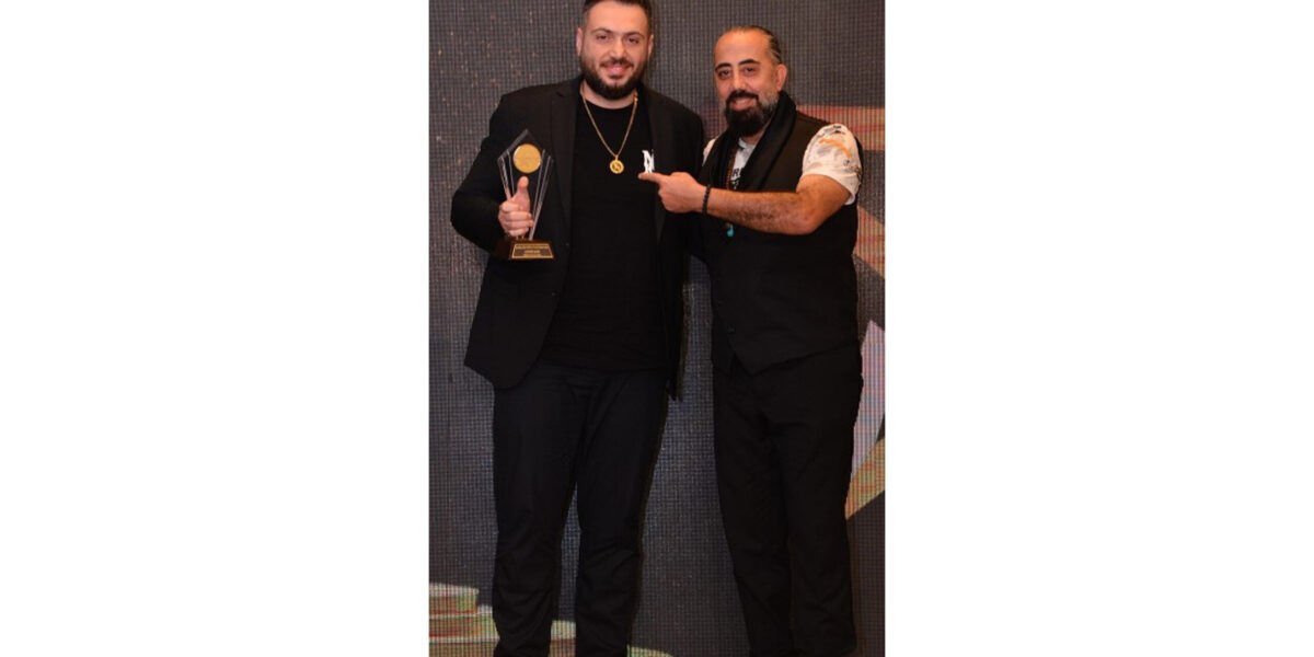 مهرجان AFDAL الدولي يقدم جائزة أفضل Trend maker للشاعر و الملحن فارس اسكندر